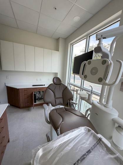 Dental operatory — display and data at the chair